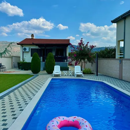 Rose Blagaj